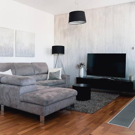 Prague Marina River View Apartment Close To City Centre Free Parking Экстерьер фото