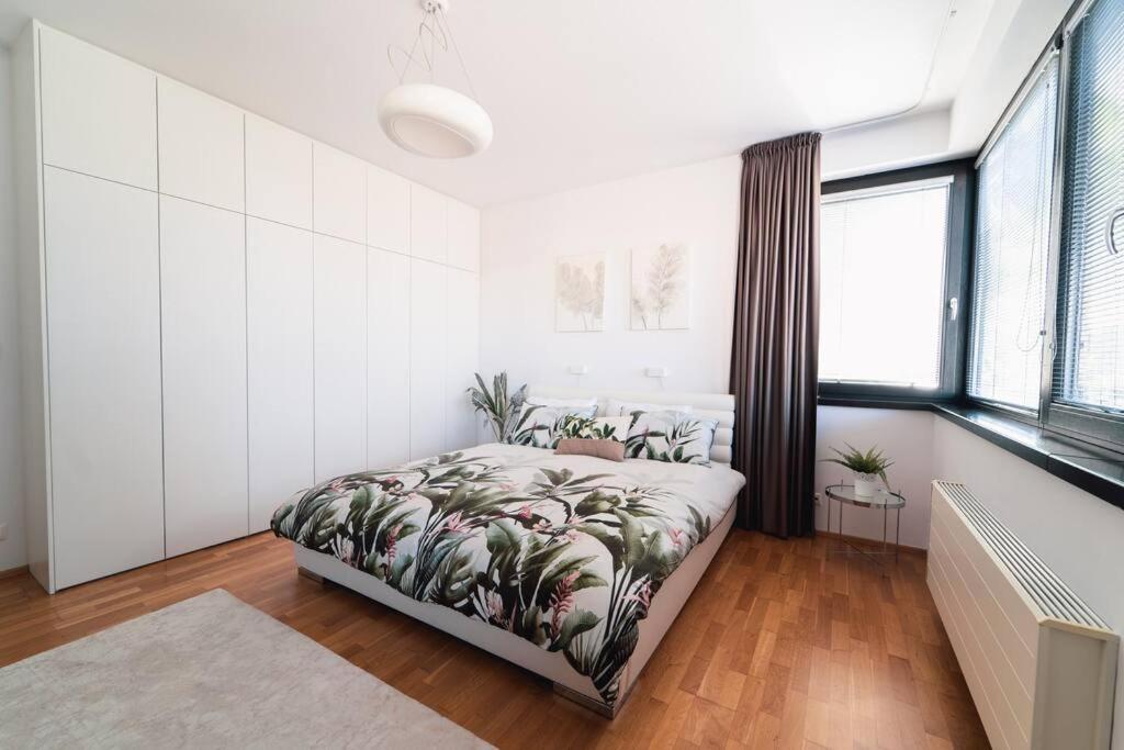 Prague Marina River View Apartment Close To City Centre Free Parking Экстерьер фото