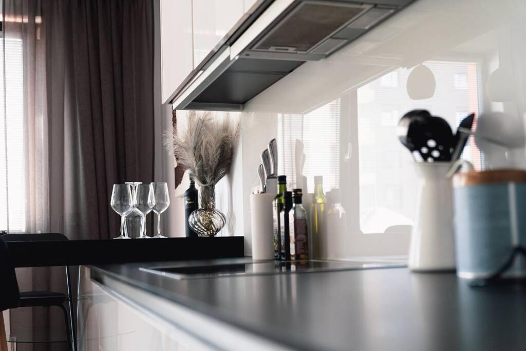 Prague Marina River View Apartment Close To City Centre Free Parking Экстерьер фото