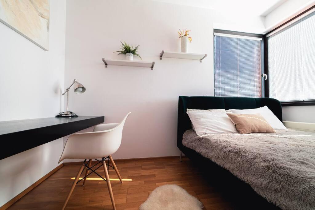 Prague Marina River View Apartment Close To City Centre Free Parking Экстерьер фото